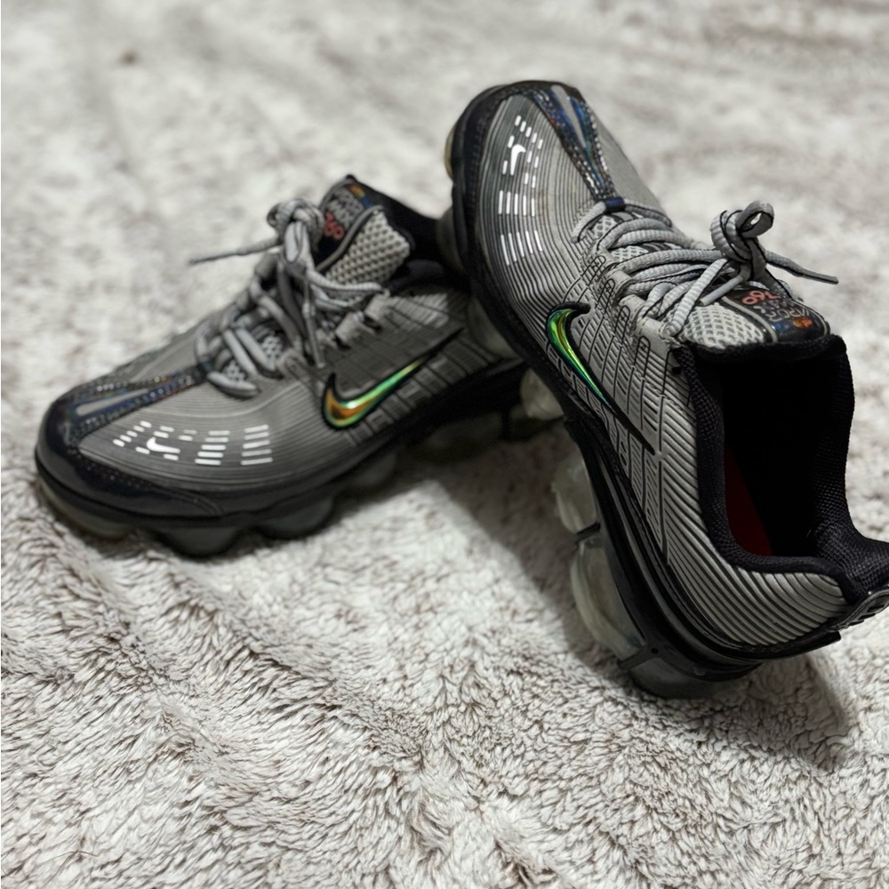 Nike Black and Red Athletic Shoes